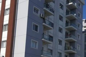 &Uuml;niversite &ouml;ğrencisi 10'uncu kattan atladı!