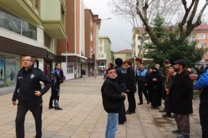 Bursa'da intihara kalkıştı! 109 kişinin dolandırıcılık şüphelisi çıktı