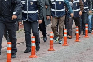 FET&Ouml;'n&uuml;n 'askeri mahrem yapılanmasına' operasyon