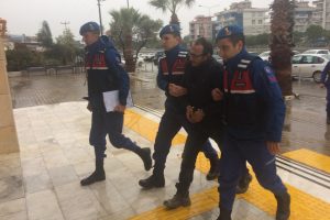 D&ouml;rt ayrı su&ccedil;tan aranan zanlı kovalamaca sonrasında yakalandı