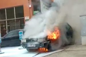 Bursa'da faciadan dönüldü! Aracın motoru yandı