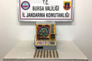 Bursa'da kafede kumar makinesi ele geçirildi