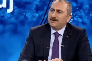Adalet Bakanı G&uuml;l'den FET&Ouml; elebaşının iadesi ile ilgili flaş s&ouml;zler