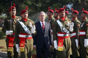 Milli Savunma Bakanı Akar Pakistan'da