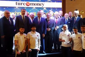 TBMM Başkanı Yıldırım'a "Yılın Devlet Adamı" &ouml;d&uuml;l&uuml;