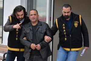 2 sokak k&ouml;peğini pompalıyla vurdu, '&Ccedil;ocuğumu ısırdılar' dedi