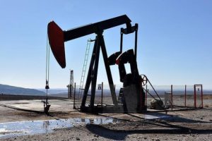 Petrol&uuml;n varili 54,81 dolar