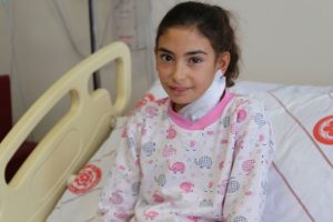 D&uuml;nyada sadece 2 &ouml;rneği var! 10 yaşındaki Emine...