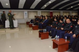 NE&Uuml;'l&uuml; gen&ccedil;ler 'Kolluk Kuvvetlerinin Havacılık Birimleri' ile ilgili bilgilendirildi