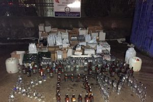 Diyarbakır'da yılbaşı &ouml;ncesi sahte ve ka&ccedil;ak i&ccedil;ki operasyonu