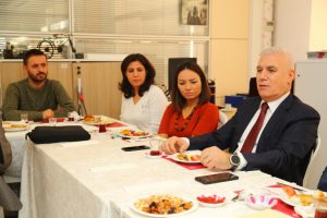 Bursa Nil&uuml;fer Belediye Başkanı Bozbey: Kurum olarak ger&ccedil;eği yansıtıyoruz