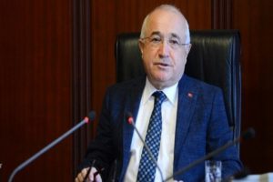 Eski Başbakan Yardımcısı &Ccedil;i&ccedil;ek'in kızı konkordato istedi
