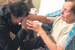 Adnan Oktar &ouml;rg&uuml;t&uuml;ne kaptırdığı oğluna 30 yıl sonra kavuştu