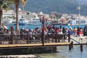 Marmarisliler hafta sonuna g&uuml;neşli havayla başladı
