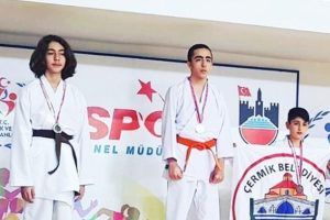 &Ccedil;ermikli gen&ccedil; karateciler 6 madalya kazandı