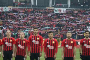 Eskişehirspor'u yine taraftarları yalnız bırakmadı