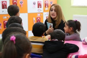 Sosyal medyadaki &ccedil;ağrısıyla &ouml;ğrencilerinin i&ccedil;ini ısıttı