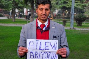 26 yıldır her yerde annesini arıyor