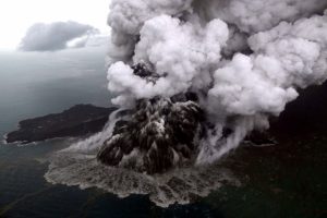 Tsunami faciasında &ouml;l&uuml; sayısı 373'e y&uuml;kseldi