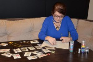 Engelli elleriyle yaptığı tasarımlar ge&ccedil;im kaynağı oldu