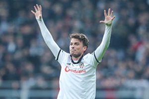 Beşiktaş Adem Ljajic'i g&ouml;nderiyor!
