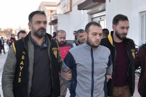 Baba ve oğlunu &ouml;ld&uuml;ren zanlılar yakalandı