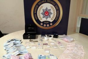 Bursa'da madde kullanan şahısları takip edip torbacılarını buldular