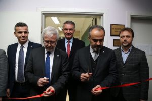 Bursa B&uuml;y&uuml;kşehir Belediye Başkanı Aktaş'tan U&Uuml;'ye seminer salonu