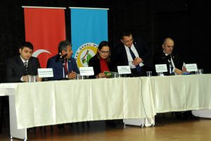 Orman k&ouml;yl&uuml;s&uuml;ne 10 milyon liralık defne geliri