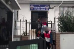 Hırsızlık &ccedil;etesini o a&ccedil;ık yakalattı!