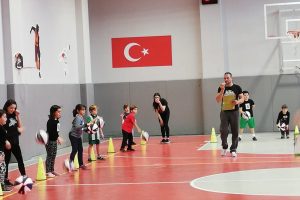Bursa'da G&uuml;&ccedil;yetmez Basketbol Akademi hedef b&uuml;y&uuml;tt&uuml;