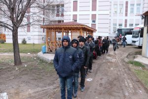 Erzincan'da 40 d&uuml;zensiz g&ouml;&ccedil;men yakalandı