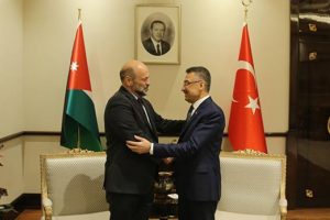 Cumhurbaşkanı Yardımcısı Oktay &Uuml;rd&uuml;n Başbakanı ile g&ouml;r&uuml;şt&uuml;