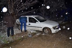 Kar yağışı beraberinde kazaları getirdi
