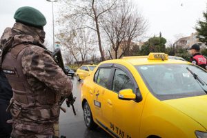 38 il&ccedil;ede eş zamanlı taksi&nbsp;ve uber uygulaması