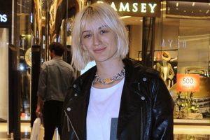 Didem Soydan takip&ccedil;isine sert &ccedil;ıktı