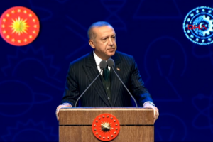 Cumhurbaşkanı Erdoğan, &ouml;d&uuml;l t&ouml;reninde konuştu