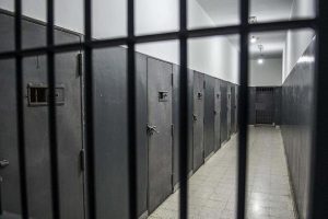 &Ccedil;inli insan hakları savunucusu avukat kapalı kapılar ardında yargılanıyor