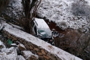 Otomobil dereye u&ccedil;tu: 1 &ouml;l&uuml;