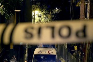 Emekli &ouml;ğretmeni &ouml;ld&uuml;r&uuml;p cesedi başında video &ccedil;ekti
