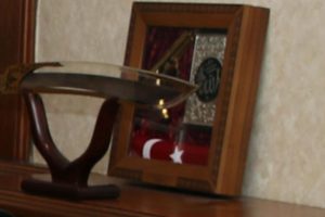 Bah&ccedil;eli'nin hediyesi Akar'ın odasında g&ouml;r&uuml;nt&uuml;lendi