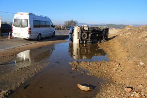 Buzlanma kazalara yol a&ccedil;tı: 4 yaralı