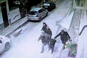 Bursa'da uyanık vatandaş dolandırıcıları b&ouml;yle faka bastırdı