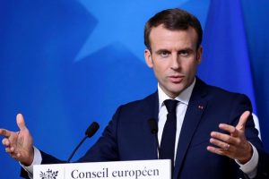 Oettinger: Macron'un otoritesi zarar g&ouml;rd&uuml;
