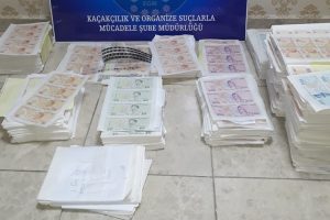 1 milyon 819 bin 200 TL sahte para ele ge&ccedil;irildi