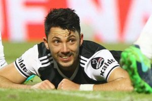 Tolgay Arslan'a af &ccedil;ıktı