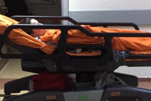 Pansiyonda kalan gen&ccedil; kız, bı&ccedil;aklı saldırıya uğradı