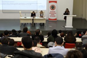 Gaziantep &Uuml;niversitesi'nde M&uuml;lteci ve G&ouml;&ccedil;men Hakları paneli