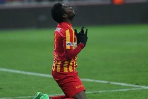 Asamoah Gyan'ın b&uuml;y&uuml;k &ccedil;&ouml;k&uuml;ş&uuml;!
