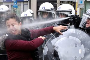 O &uuml;lkeden biber gazı silahı siparişi
